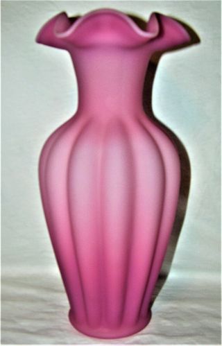 Vintage Fenton Melon Ribbed Pink Satin Glass Ruffled Vase