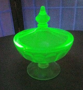 Vintage Green Uranium Depression Vaseline Glass Pedestal Candy Dish Lid Nr