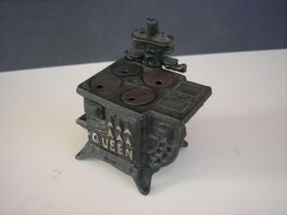 Vintage Miniature Doll House Cast Iron Queen Stove