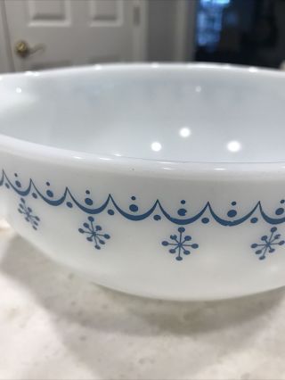 Vintage Pyrex Snowflake Blue Garland Cinderella Nesting Bowl white 443 2 - 1/2 qt. 2