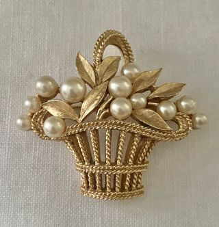 Vintage Crown Trifari Gold Tone Basket Brooch With Faux Pearls