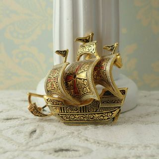Vintage Spain Damascene High Relief Spanish Galleon Ship Gold Tone Pin Brooch