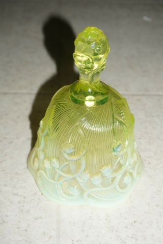 Fenton Art Glass Vaseline Topaz Yellow Opalescent Lily Of The Valley Bell