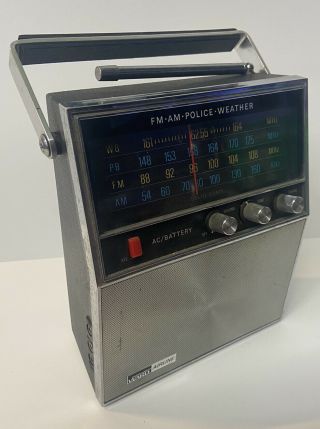 Vintage Montgomery Ward Gen - 1451b Portable Am/fm Police Airline Radio