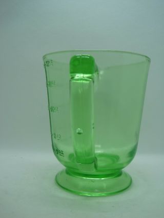 VINTAGE GREEN DEPRESSION URANIUM GLASS 1 QUART 4 CUP FOOTED MEASURING CUP 2
