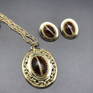 Tigers Eye Vintage Gold Tone Large Pendant Chain Necklace & Clip On Earrings