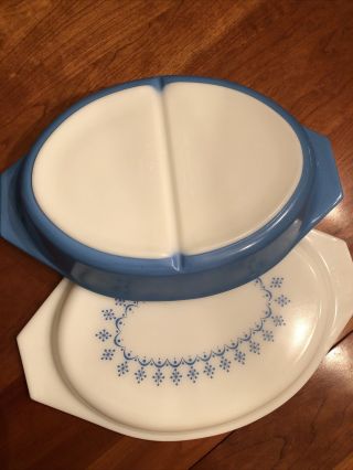 Vtg Pyrex Blue Snowflake Garland Divided Casserole Dish W/lid 1 Qt - 945 C 6