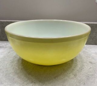 Vintage Pyrex Yellow Large Nesting Mixing Bowl 4 Quart/404