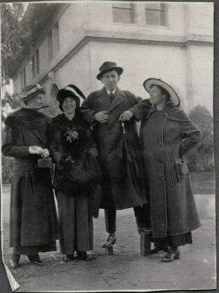 Vintage Photograph 1910 - 20 Girls/women 