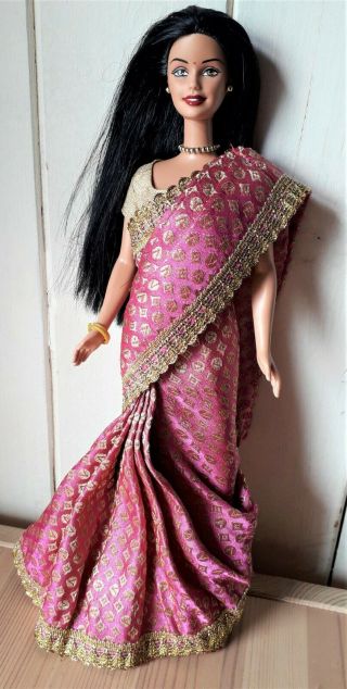 Barbie In India - Black Hair Sari Saree Indian - Very Pretty Mattel Doll