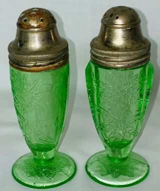 Jeannette Floral/poinsettia Green 4 " Footed Salt & Pepper Shakers