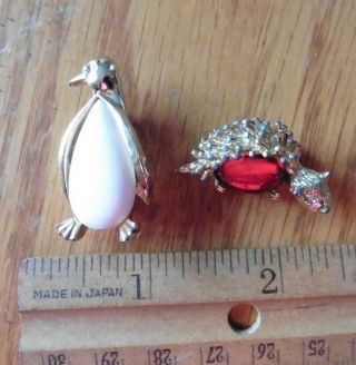 2 Brooches Gerry 