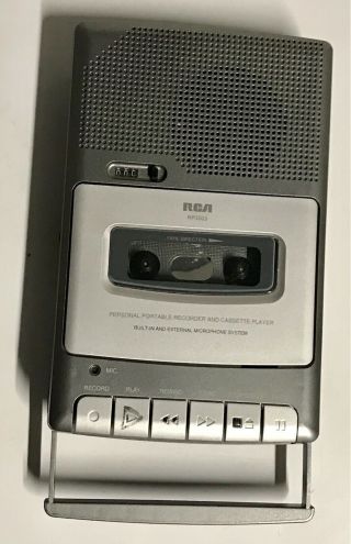 Vintage RCA Model RP3503 - A Personal Portable Cassette Tape Recorder Player 2