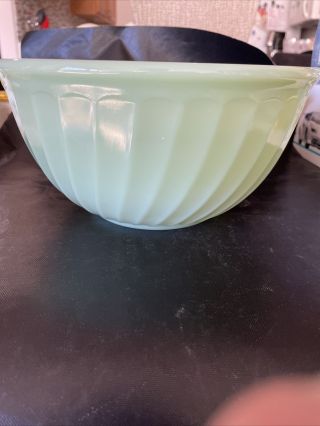 Vintage jadeite fire king swirled large mixing bowl 2