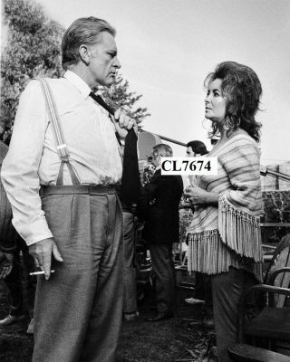 Elizabeth Taylor And Richard Burton On Movie Set 