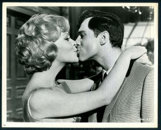Quick Before It Melts ’65 Janine Gray George Maharis Kissing