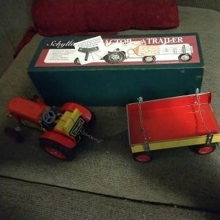 VINTAGE SCHYLLING TRACTOR AND TRAILER W/KEY 2