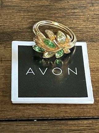 Vtg Avon Adjustable Ring Gold Tone Green Rhinestone Leaf Pattern