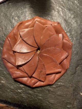 Vintage Leather Coin Purse Change Pouch Spiral Squeeze Pinwheel Rumpf