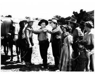 Billy The Kid Returns Great 8x10 Still Roy Rogers And Cast - - G162