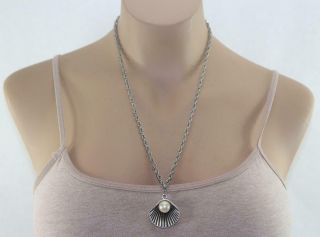 Vintage Siver Tone Large Faux Pearl Clam Shell Pendant Necklace