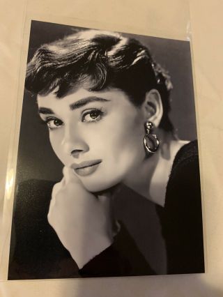 Audrey Hepburn 5x7 Black & White Publicity Photo Us