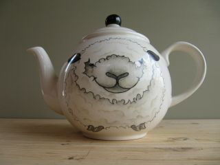 Vintage Arthur Wood Back To Front Sheep Ceramic Tea Pot