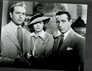8x10 B & W Photo Of - Ingrid Bergman And Humphrey Bogart And Paul Henreid