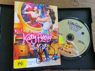 Katy Perry - The Movie: Part Of Me - Autographed Dvd Concert.