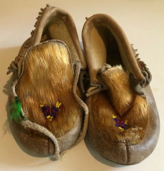 Vintage Native American Child’s Fuzzy Fringed Leather Beaded Moccasins