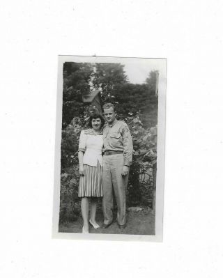 Vtg Black & White Photo Young Couple Woman With Man In Military Uniform Wwii 312