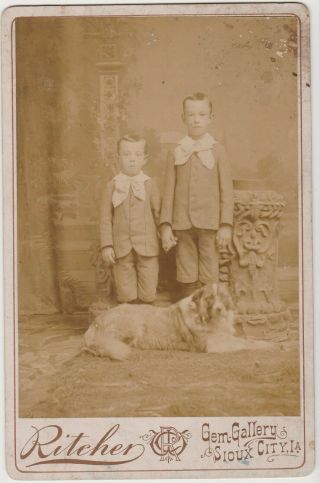Cabinet Card Two Brothers W/ Big Dog - Sioux City Iowa Holding Hands