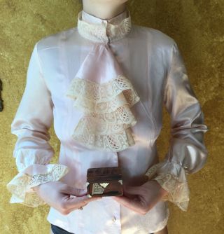 Vintage 60s Pink Cream Silk Satin Lace.  Poet Sleeve Vamp Shirt Blouse Size Xs/s