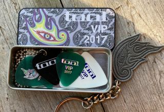 The Band TOOL 2017 Concert VIP Gifts EYE LOGO Keychain Guitar Picks Black Bag, 6