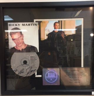 Ricky Martin Riaa Multi - Platinum Sales Award Cd " C2/columbia " Signed Framed Rare