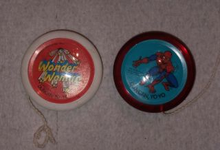 Pair Vintage Duncan Marvel Comic Yoyos - Spider - Man & Wonderwoman