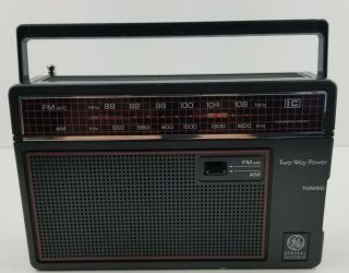Vintage Ge General Electric Am/fm Two - Way Power Portable Radio Model 7 - 26600 80s