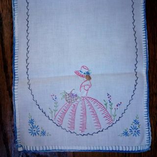 Vtg Hand Embroidered Linen Crinoline Lady Crochted Edge Table Runner L25 