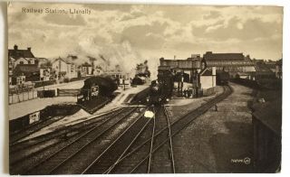 Vintage Postcard.  Railway Station.  Llanelly,  Swansea In Carmarthenshire.  1915.