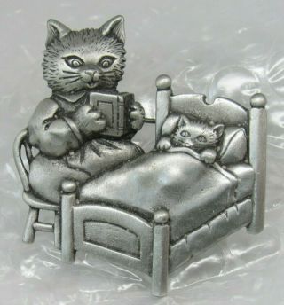Vintage Jj Pewter? Momma Cat Reading Bedtime Story To Kitten In Bed Brooch Pin