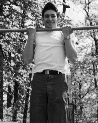 Vintage Photo: Military Man Male Usaf Pull - Up Bar Exercise Portrait 50s