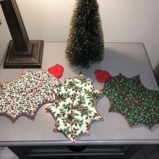 Set Of 3 Vintage Handmade Fabric Christmas Quilted Holly Leaves Hot Pads Doilies