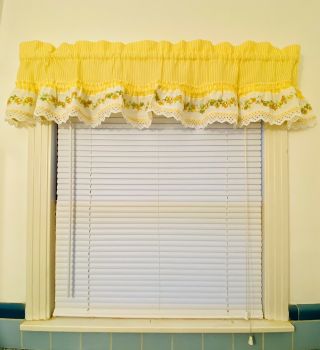 Vintage Handmade Window Valance,  Floral,  Yellow/White with Lace 48” W x 12” L 2