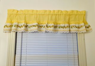 Vintage Handmade Window Valance,  Floral,  Yellow/White with Lace 48” W x 12” L 3