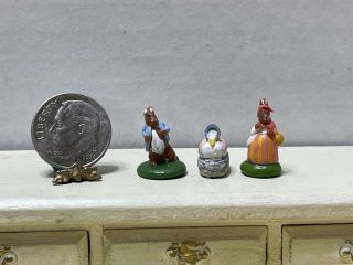 Vintage Artisan C Creager Tiny Peter Rabbit Sculptures Dollhouse Miniature 1:12
