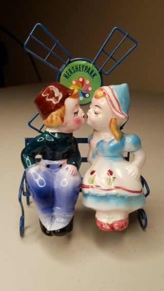 Vintage Dutch Kissing Couple Salt & Pepper Shakers - Souvenir Hershey Park