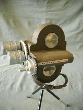 Vintage Bell & Howell 70hr 16 Mm Camera W / Angenieux Lens 3 " F2.  5,  & 1 " F0.  95