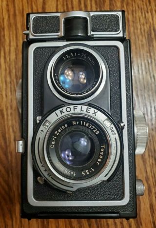 Zeiss Ikon Ikoflex Twin Lens 1249/16 Camera With Leather Case.