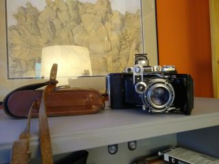Zeiss Ikonta 531/2 Folding 6x9 Camera; Shutter Needs Repair; Leather Case