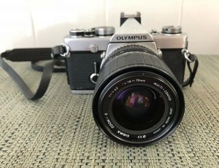 Vintage Olympus Om - 1n 35mm Camera With Sigma 28 - 70mm Zoom Lens
